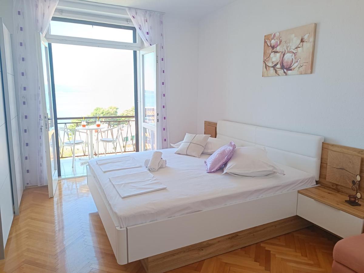 Apartments Niki Brela Bagian luar foto