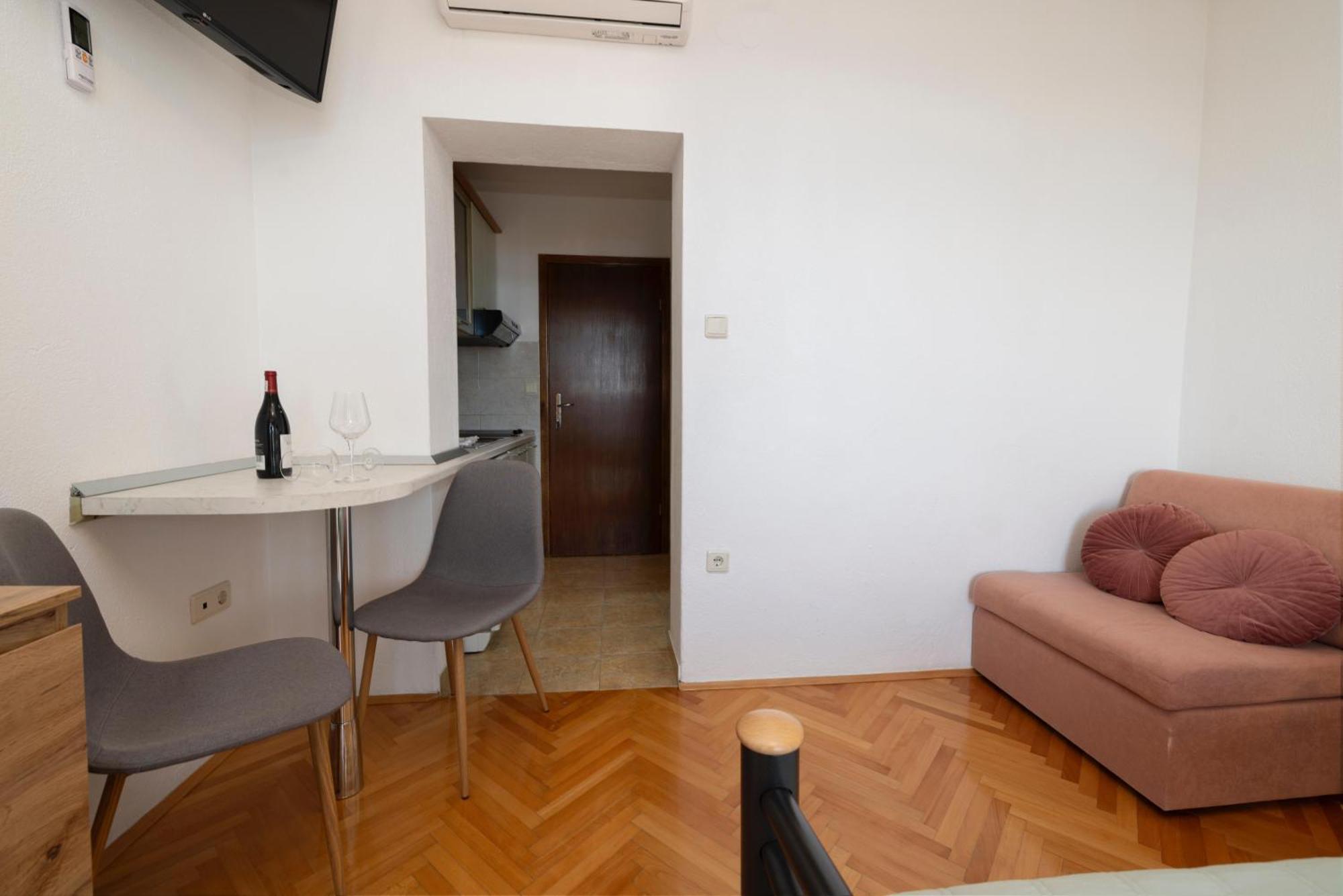 Apartments Niki Brela Bagian luar foto