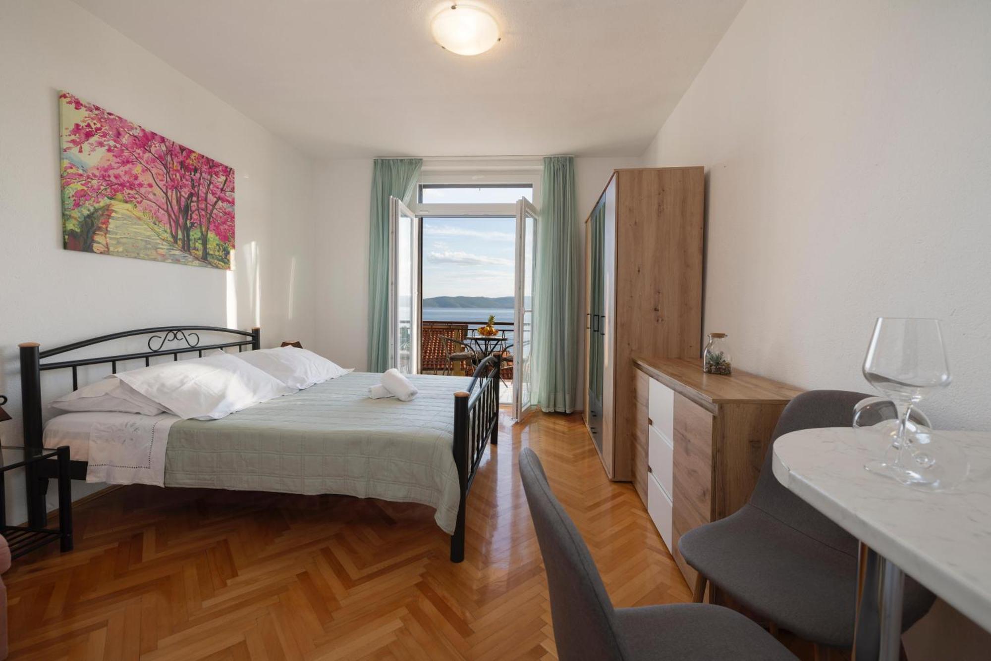 Apartments Niki Brela Bagian luar foto