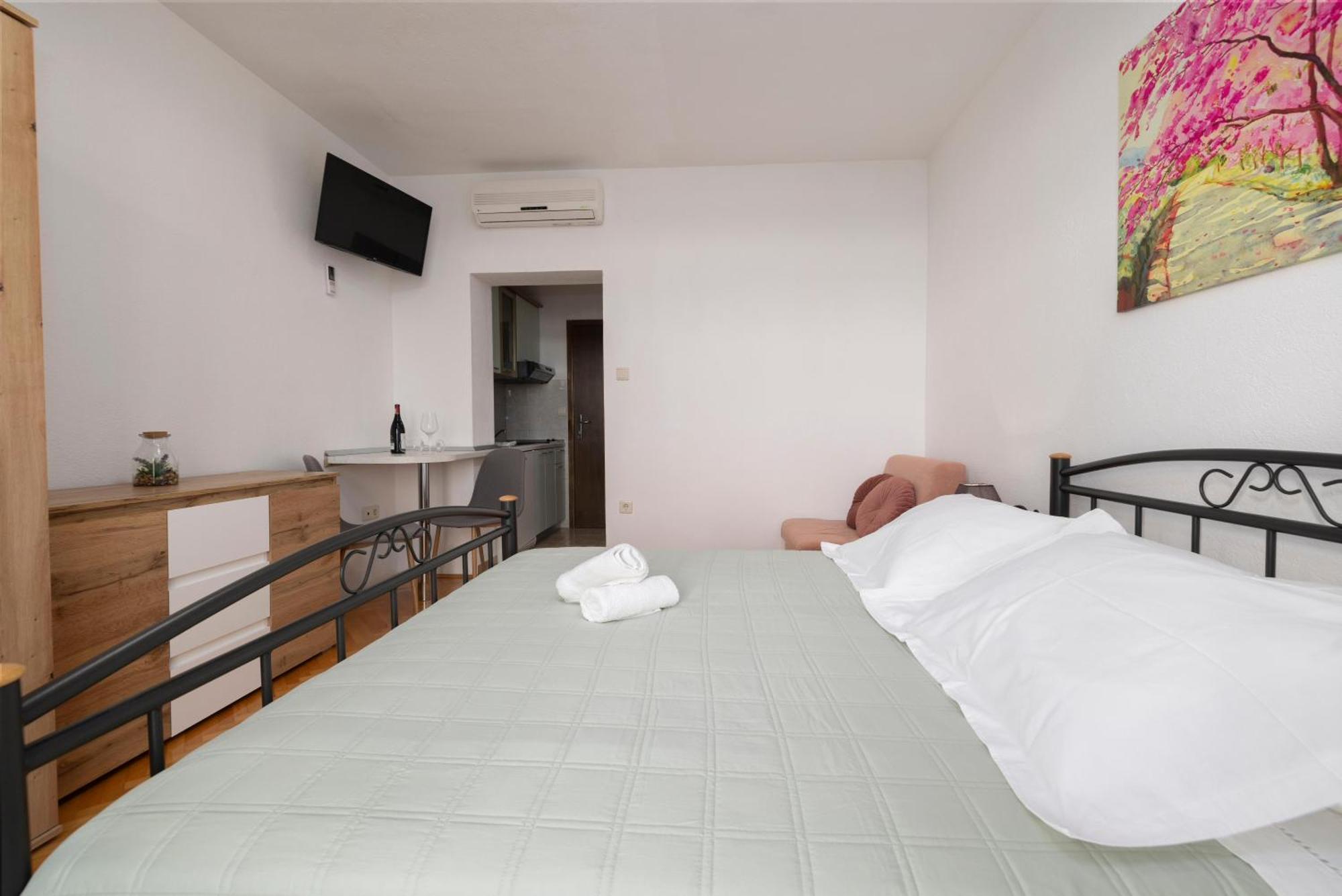 Apartments Niki Brela Bagian luar foto
