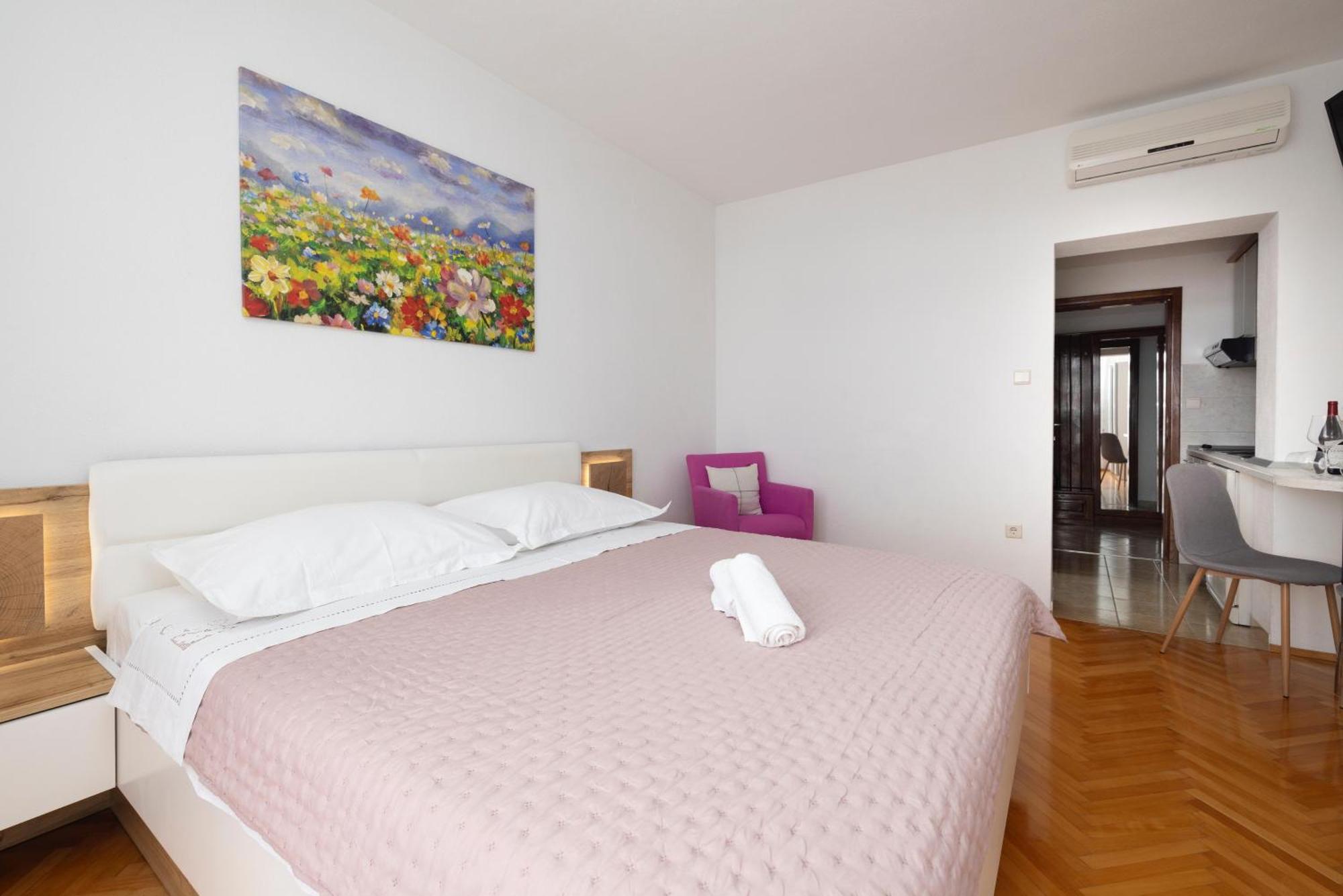 Apartments Niki Brela Bagian luar foto